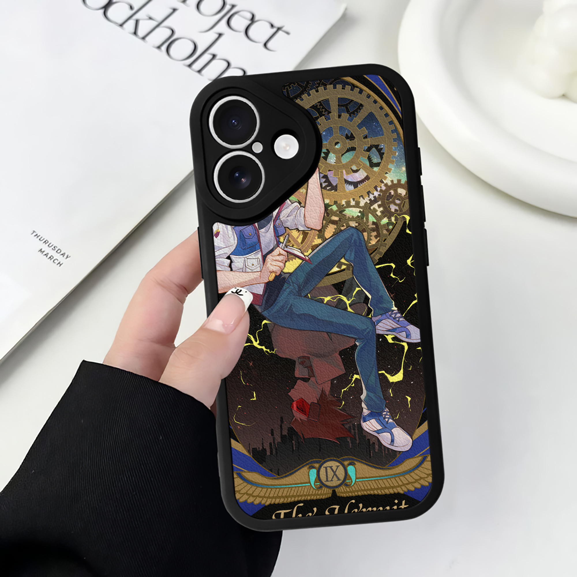 （画像用） 遊☆戯☆王 Yu-Gi-Oh! 【iPhone 16シリーズ対応】シリコンスマホケース（レザー調） 材質：シリコン
